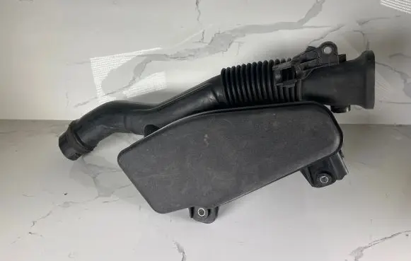 Toyota Prius (XW30) Intake resonator 1789337040