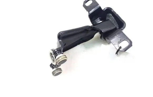 Mercedes-Benz Vito Viano W447 Sliding door middle roller runner A4477600347