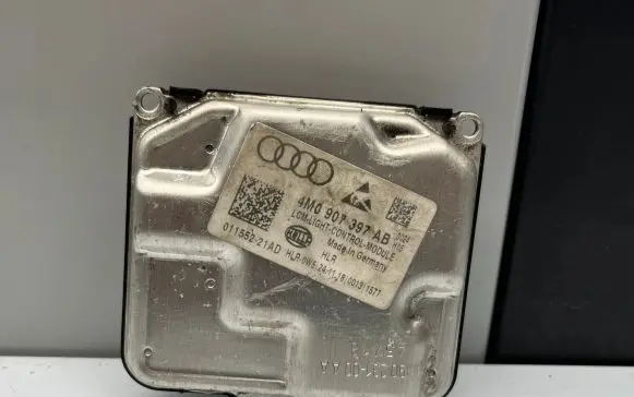 Headlight ballast module Xenon