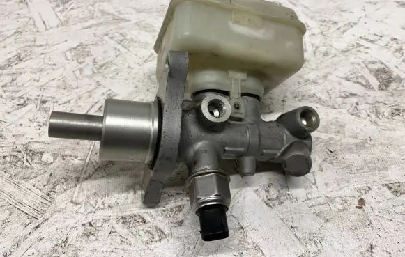 Audi A3 S3 8L Master brake cylinder 1J1611301B