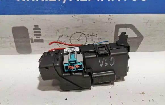 Volvo V60 Fuse module 13800159