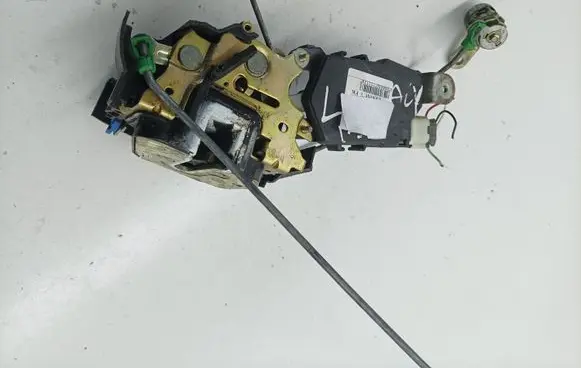 Subaru Legacy Front door lock 9914
