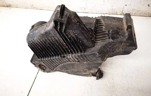 Nissan Juke I F15 Air filter box 8200437235