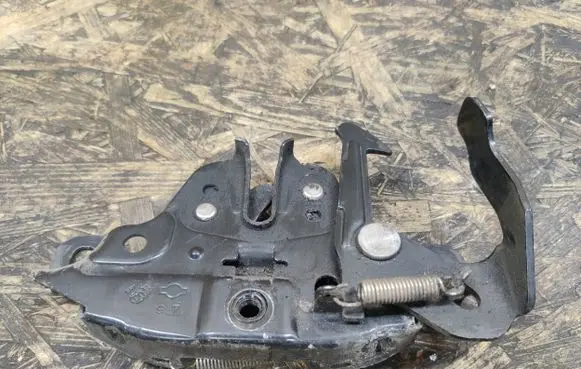 Nissan Tiida C11 Engine bonnet/hood lock/catch