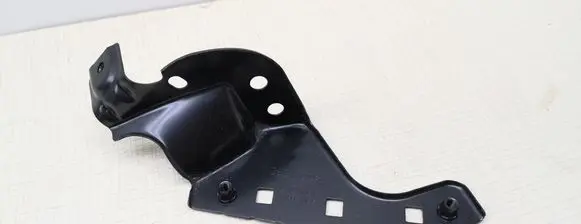 Volkswagen Taigo Fender mounting bracket 2G7821135