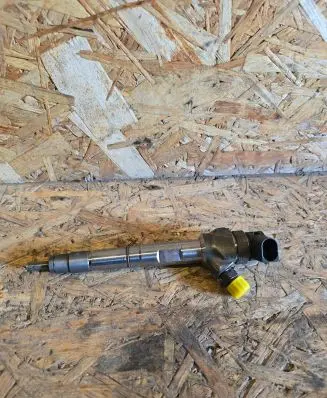 Audi A4 S4 B8 8K Fuel injector 0445110469 04L130277AC