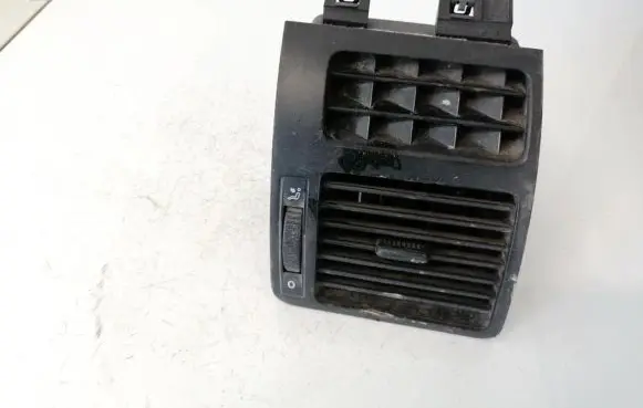 Volkswagen Touran I Dash center air vent grill 1t0819704a