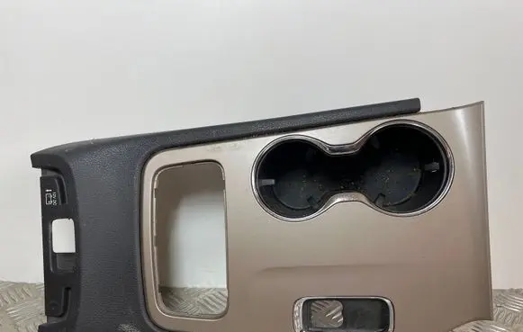 Jeep Grand Cherokee Cup holder X900018001BL