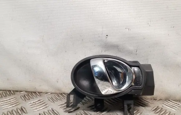 Nissan Juke I F15 Front door interior handle