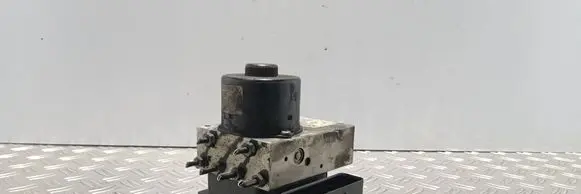 Mercedes-Benz C W203 ABS Pump A2095450332 7NR2B14D99 00009288D2