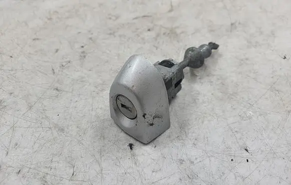 BMW 3 E90 E91 Front door lock (next to the handle) 