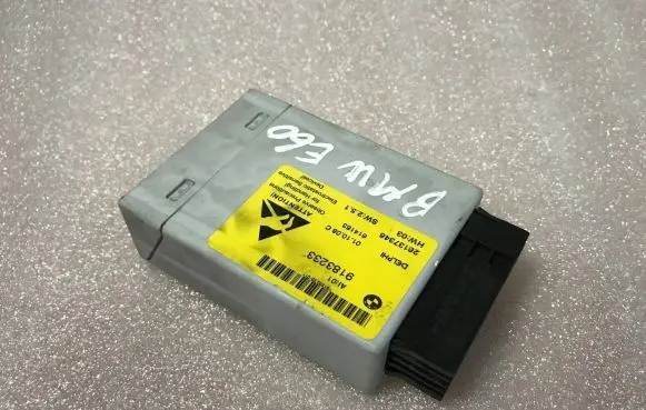 BMW 5 E60 E61 Center console control module 9183233
