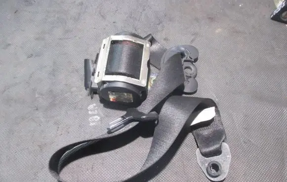 BMW 5 E60 E61 Front seatbelt 601630600 17032004 S1706825910
