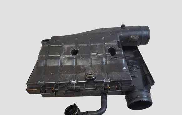 Volkswagen Golf VII Air filter box 04E129611G 04E129620
