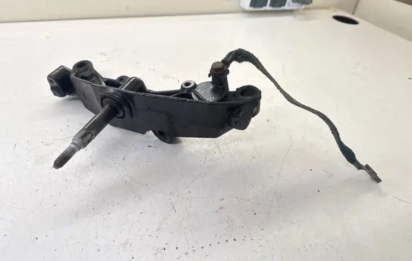 Opel Vivaro Gearbox mounting bracket 8200404278 93853923