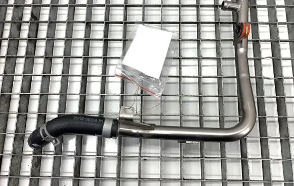 Hyundai i30 Engine coolant pipe/hose 2545208000A