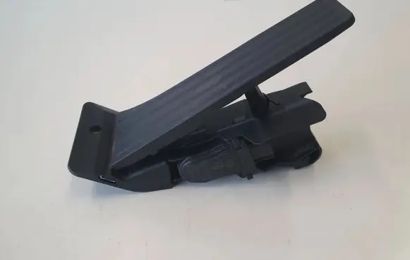 BMW 4 F32 F33 Accelerator throttle pedal 6853175 12037313DE 6PV01043533