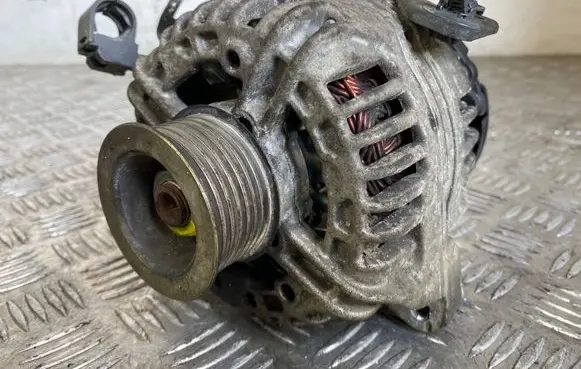 Toyota Avensis T270 Generator/alternator 0124325085 270600H070C