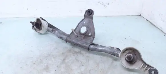 Suzuki Splash Front wiper linkage 