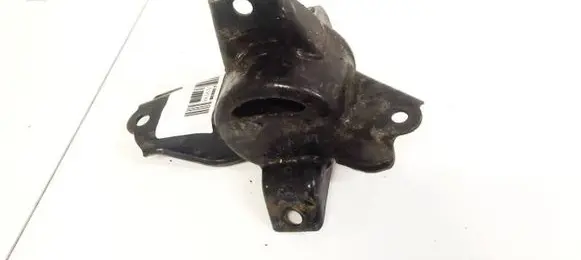Engine mount bracket