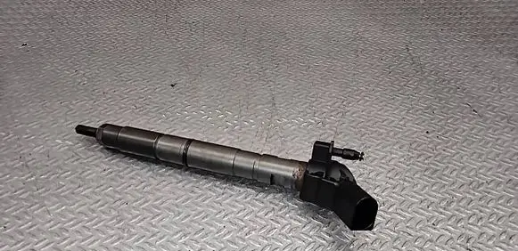 Audi A6 S6 C6 4F Fuel injector 059130277AJ 0445115054