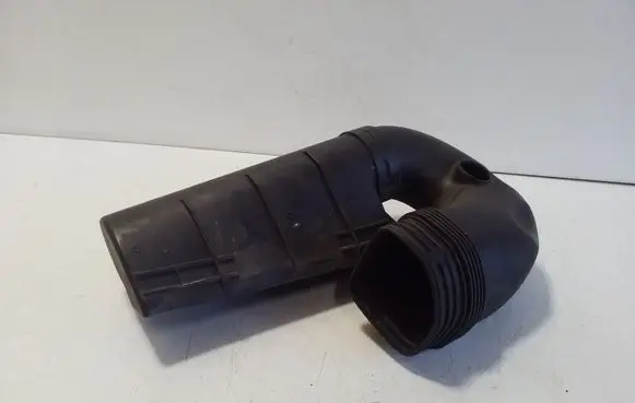 Audi Q3 8U Air intake duct part 8U0805962A 8U0129618B