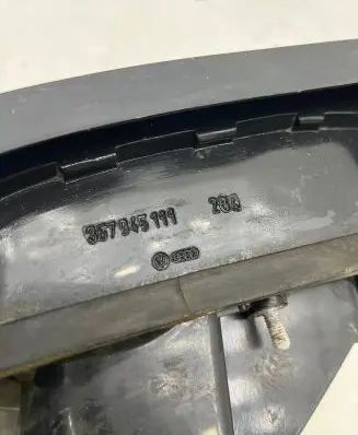 Volkswagen PASSAT B3 Rear/tail lights 357945111
