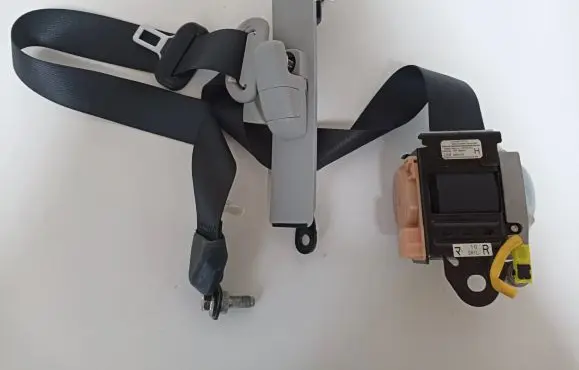 Mazda 6 Front seatbelt 0431093