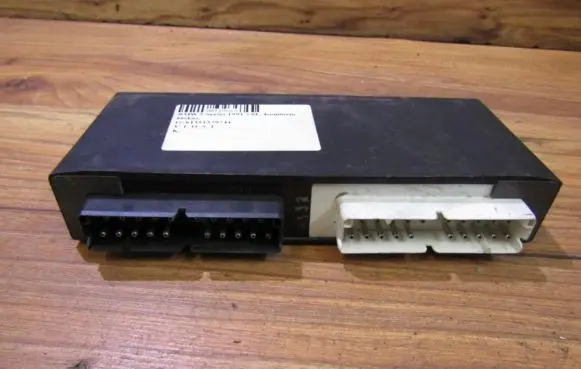 BMW 5 E34 Comfort/convenience module 61351379741 606140x01e