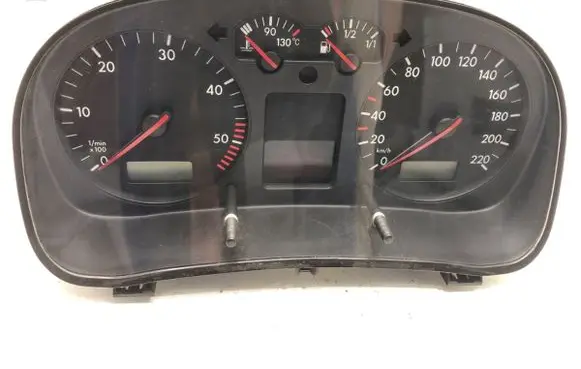 Volkswagen Golf IV Speedometer (instrument cluster) 1J0920826B