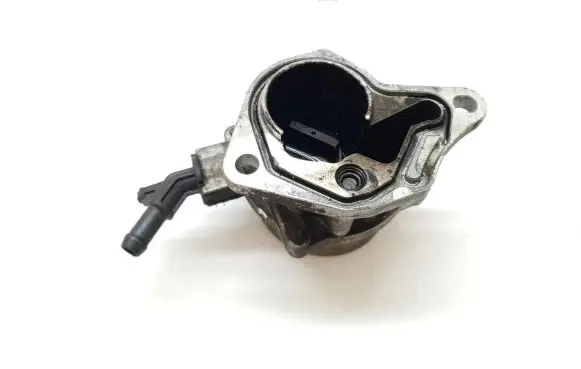 Mitsubishi Carisma Vacuum pump