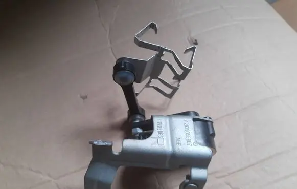 Mercedes-Benz E W213 Rear height level sensor lever A2139056807