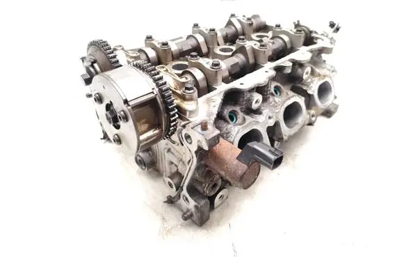 Nissan Micra Engine head 
