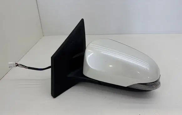 Toyota Auris E180 Front door electric wing mirror E11026983
