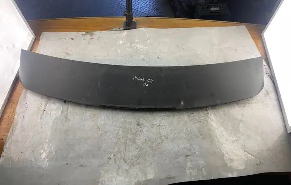 Ford Focus Tailgate/trunk spoiler 4m51a44210ag