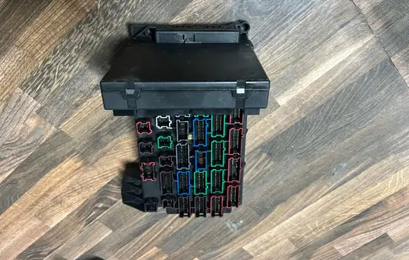 Mercedes-Benz ML W163 SAM control unit 1635457032 05371056 560108013370