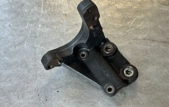 Dodge Journey Engine mounting bracket 05157015AC