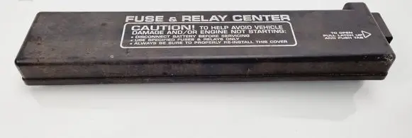 Chrysler Grand Voyager III Fuse box cover 4707777B