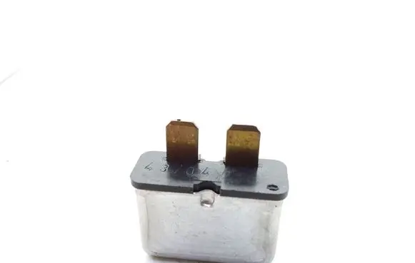 Volkswagen Sharan Hazard warning light relay 443937105A