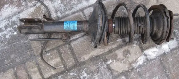 Toyota RAV 4 (XA20) Front shock absorber with coil spring 313809