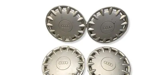 Audi A4 S4 B5 8D R14 wheel hub/cap/trim 8D0601147