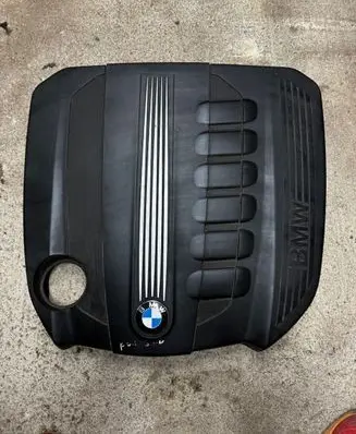 BMW 5 F10 F11 Engine cover (trim) 7800575 11252010 01162103104105