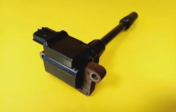 Mitsubishi Space Wagon High voltage ignition coil H6T12671