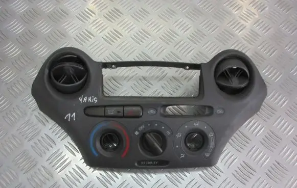 Toyota Yaris Interior fan control switch 