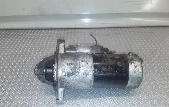 Opel Zafira B Starter motor M001T30072