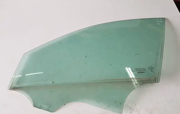 Mercedes-Benz C W204 Front door window glass four-door