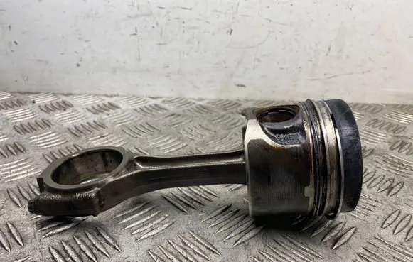 Skoda Superb B6 (3T) Piston with connecting rod 