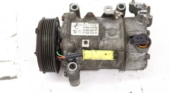 Citroen C4 Cactus Air conditioning (A/C) compressor (pump) 9802456780