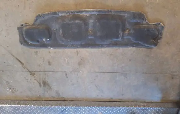 Engine bonnet/hood sound/heat insulation