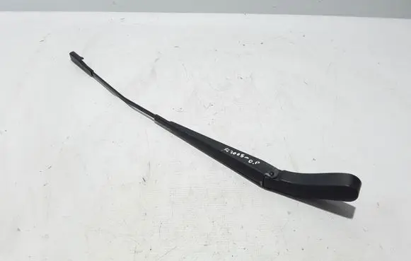 Volvo XC70 Front wiper blade arm 30655615